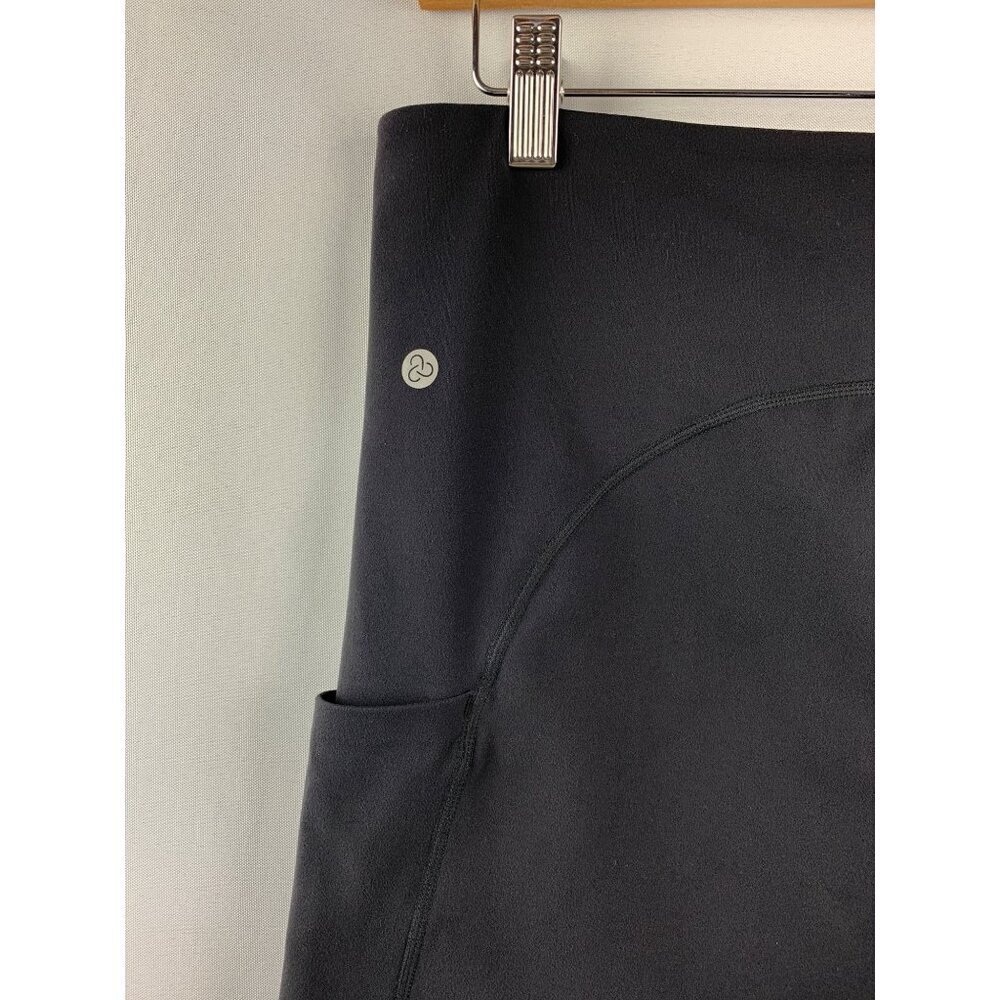 Women’s Zella Black Biker Shorts Size L with Side Pockets - Picture 3 of 5